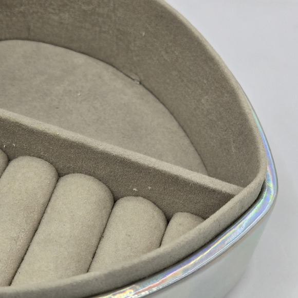 Cupcakes and Cashmere Jewelry Heart Box Organizer Holographic Silver - Picture 6 of 15